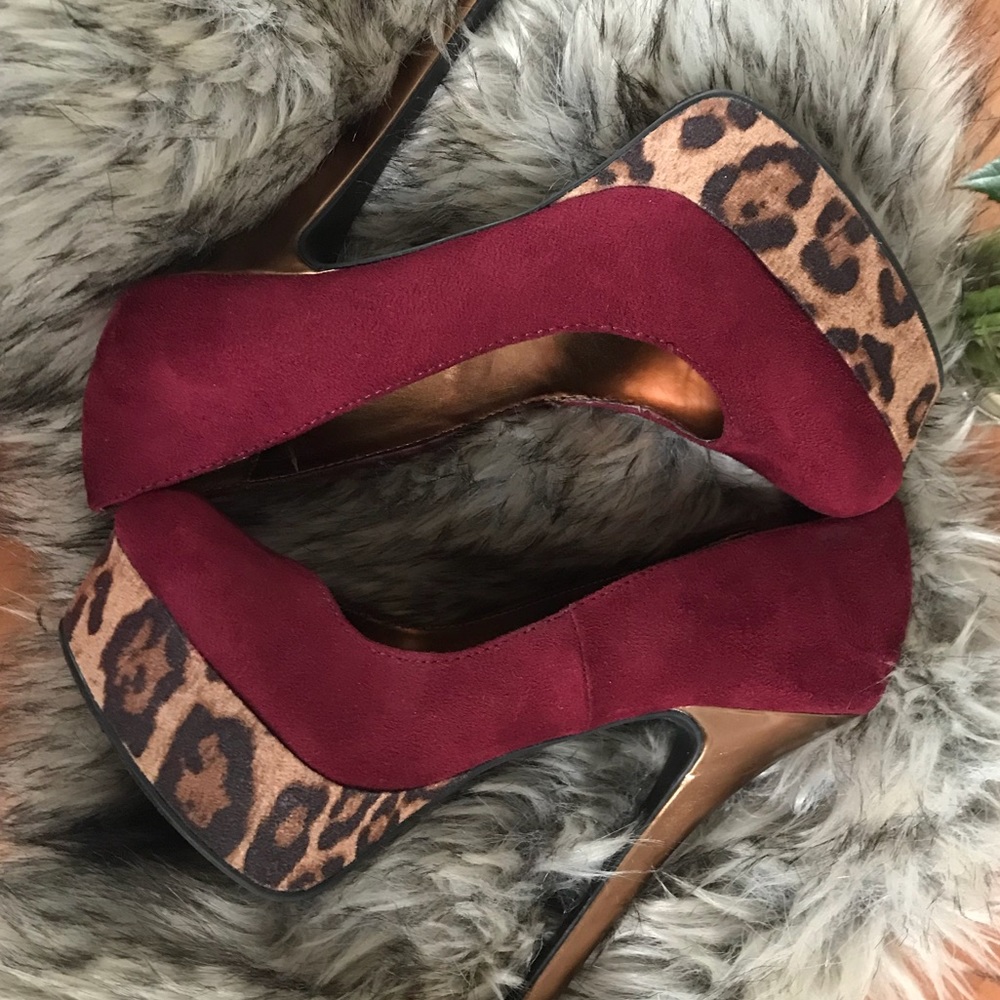 🌻Suede Heels🌻